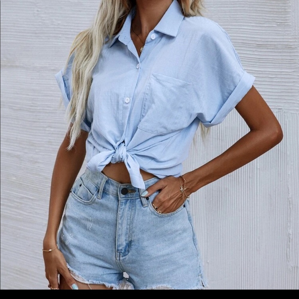 Button Front split sides blouse - Picture 4 of 4